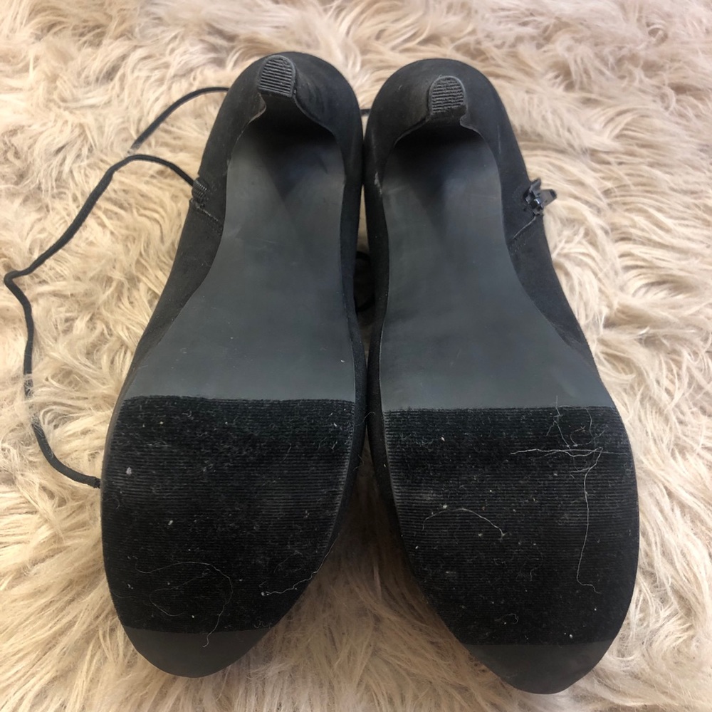 Shoe - Picture 2 of 4